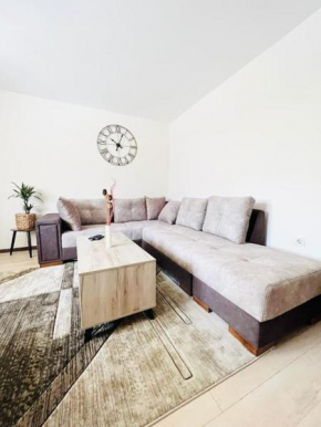 Family condo near the airport and the beach